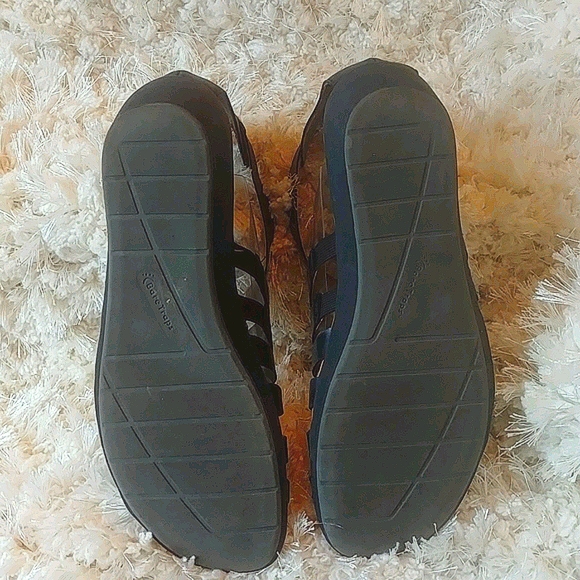 Bare Traps-Flexible Strappy Mallery- Leather - Picture 3 of 4